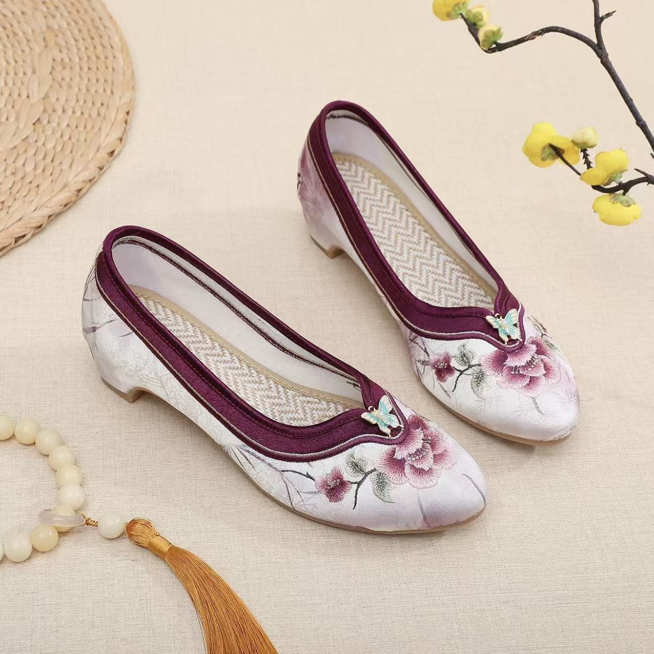 Embroidery Fabric - Sapatos femininos de salto baixo, bordados,