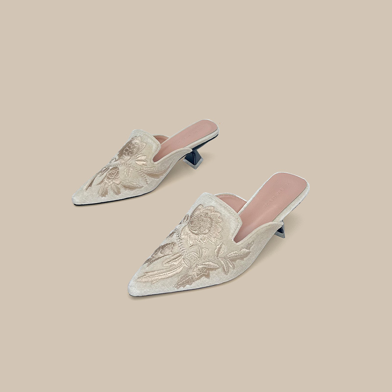 Sapatos Femininos de Veludo Bo - Embroidery Design avaliação e preço