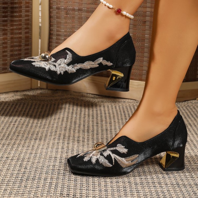Sapatos Femininos Casuais com  - Embroidery Design avaliação e preço