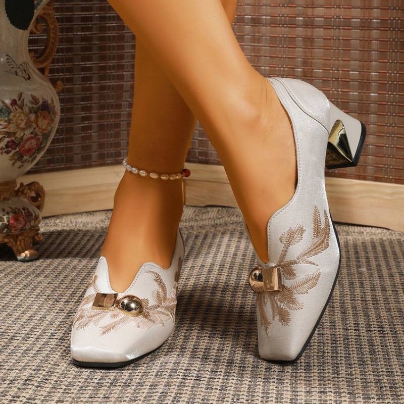 Sapatos Femininos Casuais com  - Embroidery Design avaliação e preço